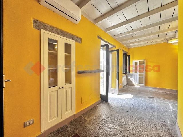 Casa indipendente in vendita a Arona NO