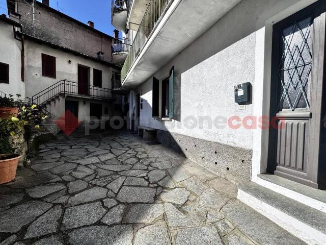Casa indipendente in vendita a Arona NO