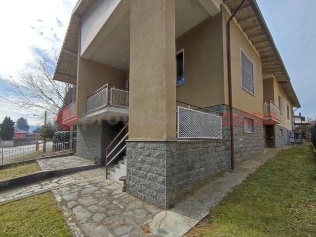 Casa indipendente in vendita a Arona NO