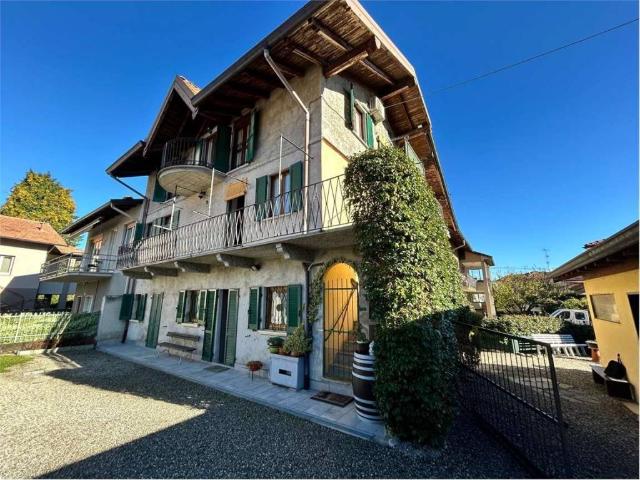 Casa indipendente in vendita a Arona NO