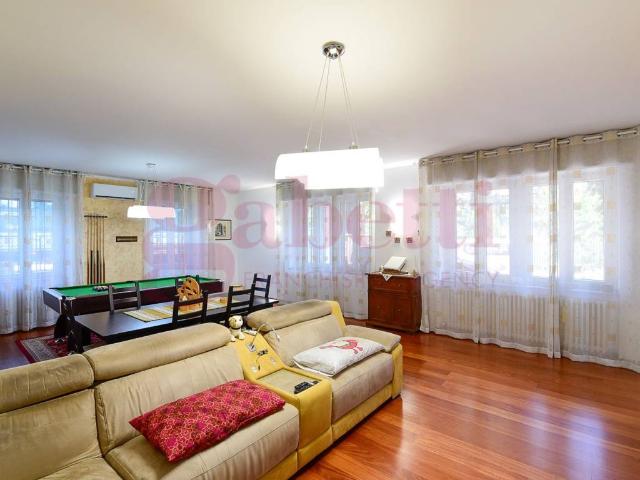 Casa indipendente in vendita a Arosio CO