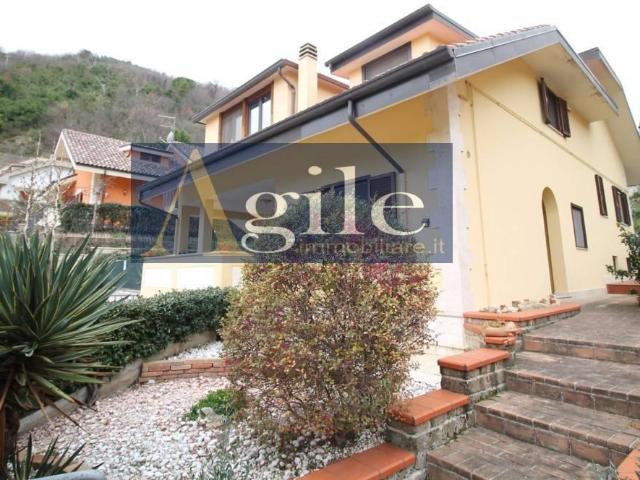 Casa indipendente in vendita a Ascoli Piceno