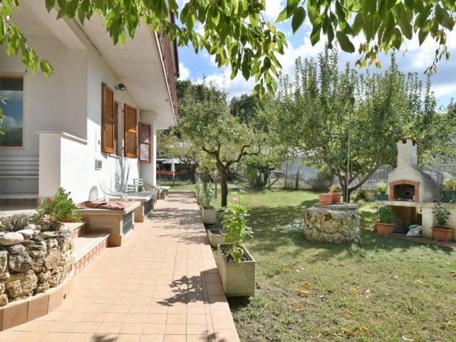 Casa indipendente in vendita a Ascoli Piceno AP