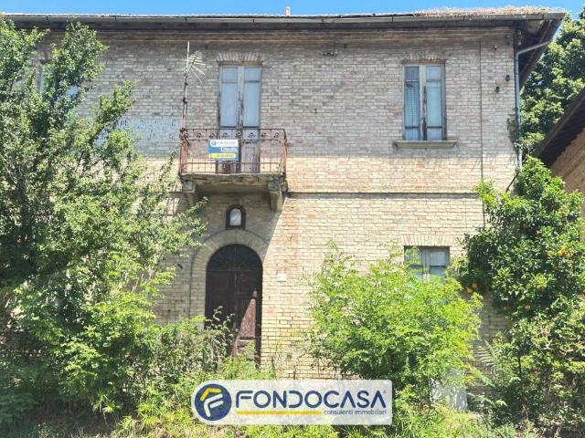 Casa indipendente in vendita a Ascoli Piceno AP