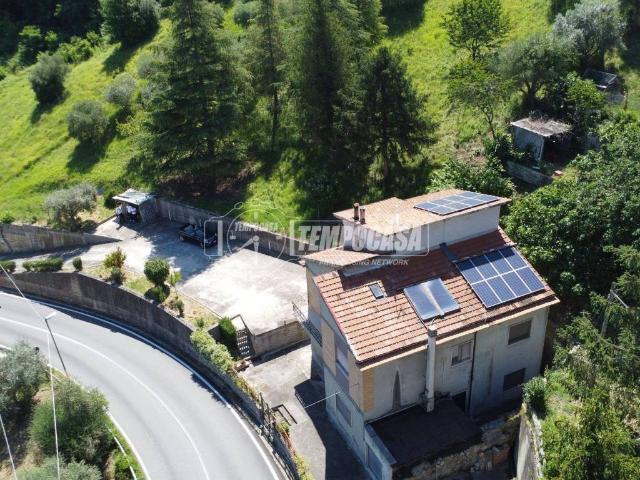 Casa indipendente in vendita a Ascoli Piceno AP
