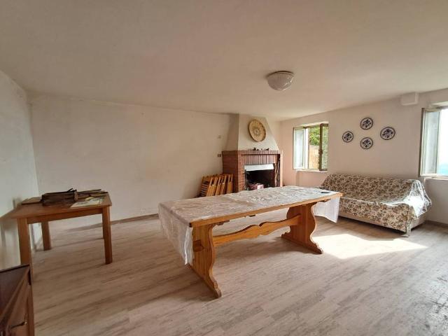 Casa indipendente in vendita a Ascoli Piceno AP
