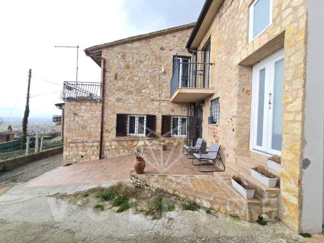Casa indipendente in vendita a Assisi PG