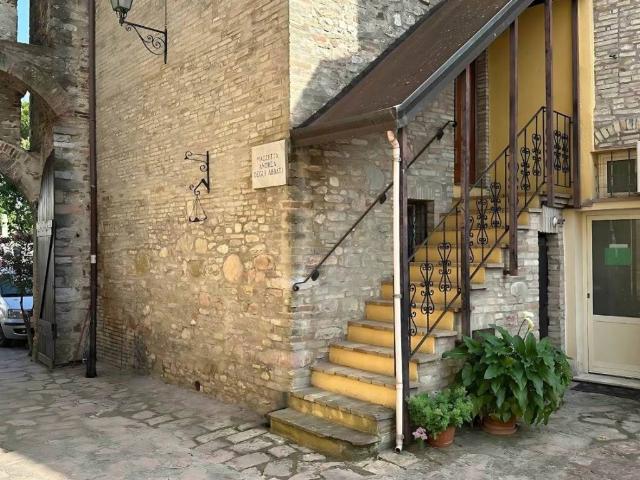 Casa indipendente in vendita a Assisi PG