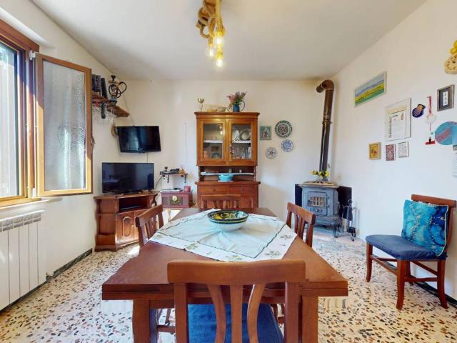 Casa indipendente in vendita a Assisi PG