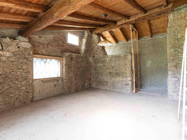 Casa indipendente in vendita a Asso CO