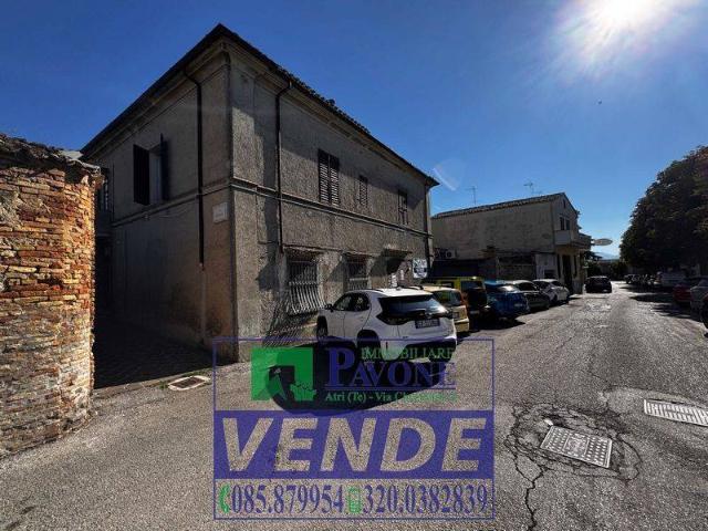 Casa indipendente in vendita a Atri TE