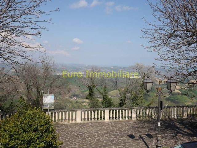Casa indipendente in vendita a Atri TE