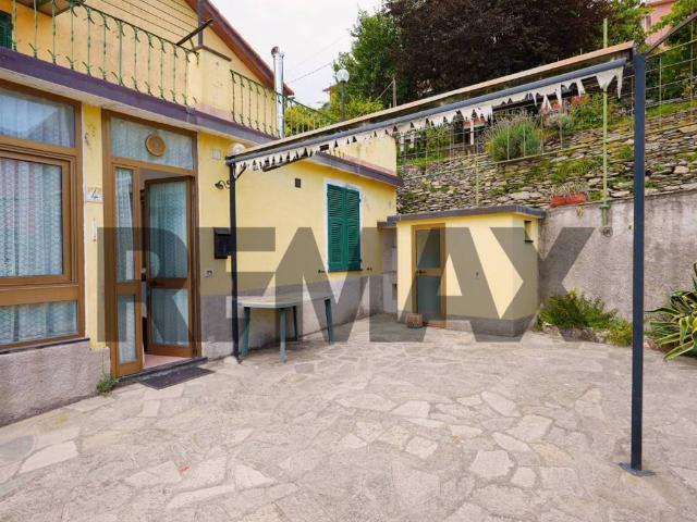 Casa indipendente in vendita a Avegno GE