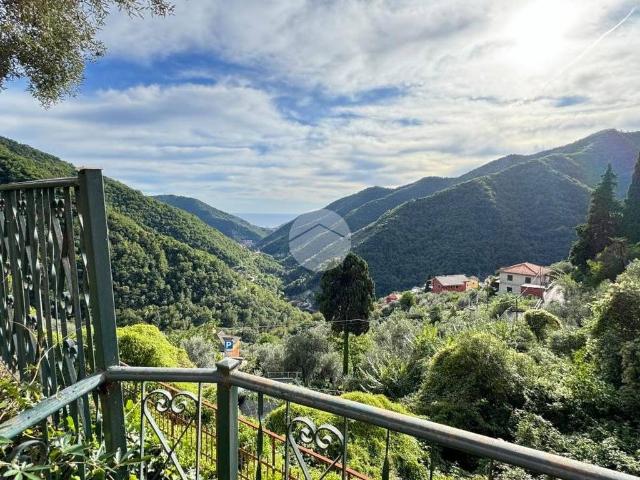 Casa indipendente in vendita a Avegno GE