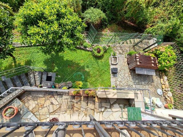 Casa indipendente in vendita a Avegno GE