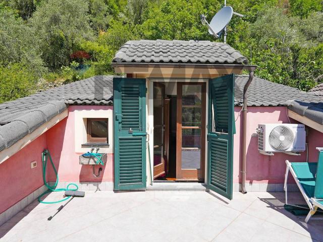 Casa indipendente in vendita a Avegno