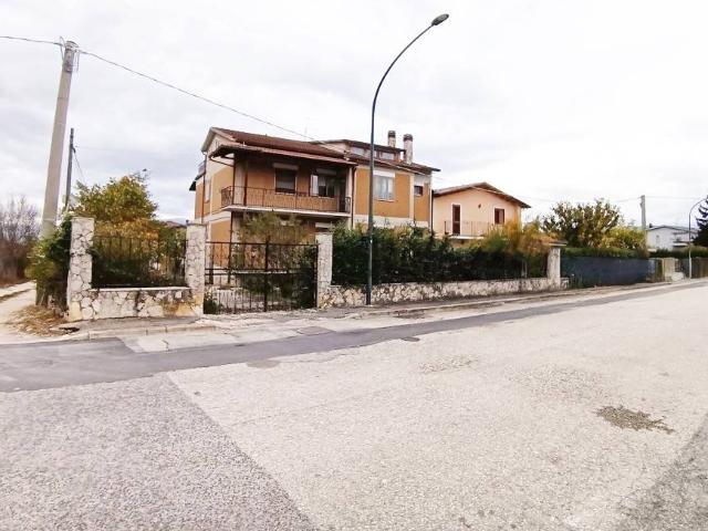 Casa indipendente in vendita a Avezzano AQ