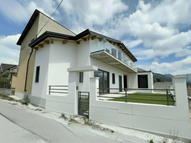 Casa indipendente in vendita a Avezzano AQ