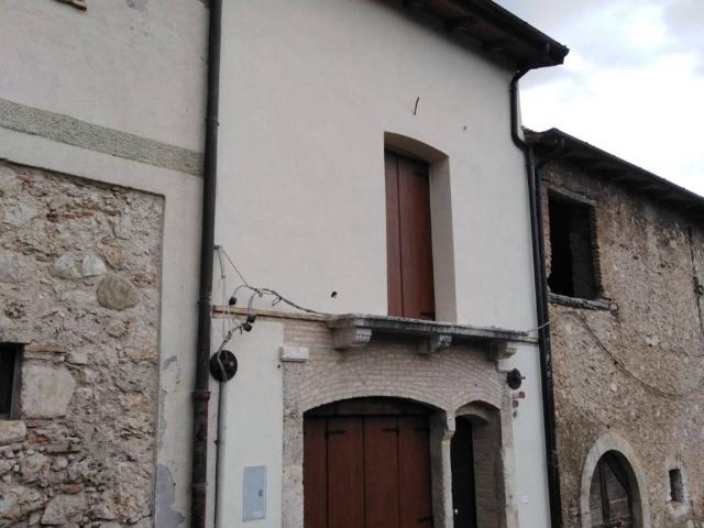 Casa indipendente in vendita a Avezzano AQ