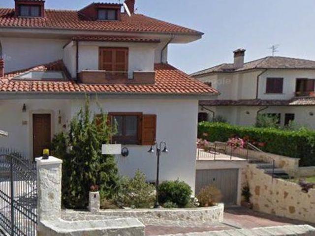 Casa indipendente in vendita a Avezzano AQ