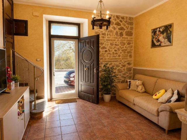 Casa indipendente in vendita a Avezzano AQ