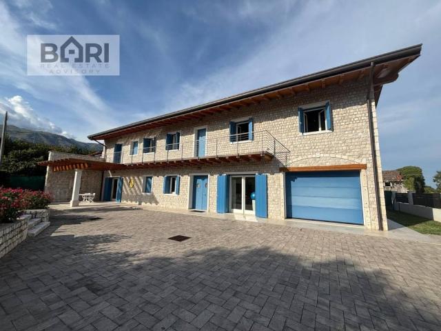 Casa indipendente in vendita a Aviano PN