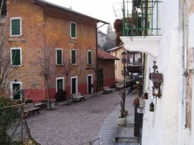 Casa indipendente in vendita a Aviatico BG