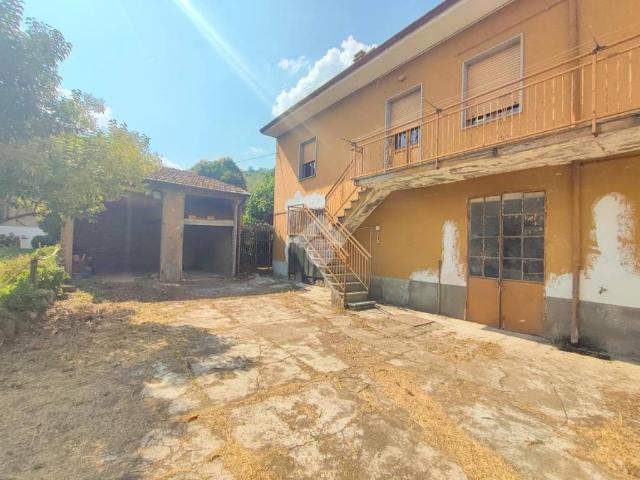 Casa indipendente in vendita a Avolasca AL