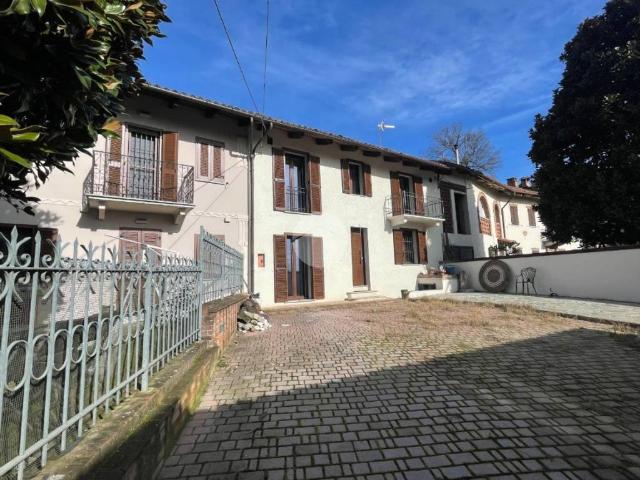 Casa indipendente in vendita a Azzano d'Asti AT