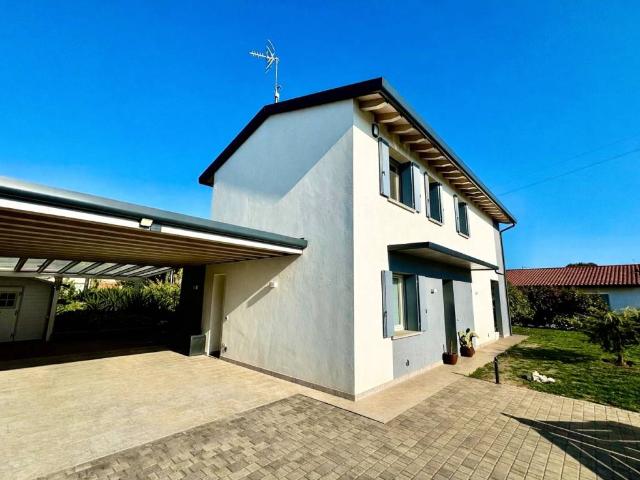 Villa in vendita a Azzano Decimo PN