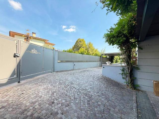 Casa indipendente in vendita a Botticino BS