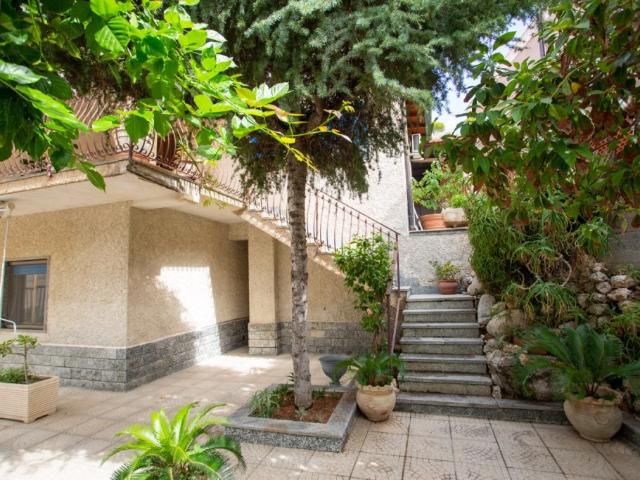 Casa indipendente in vendita a Bova Marina viale Aldo Moro, 5