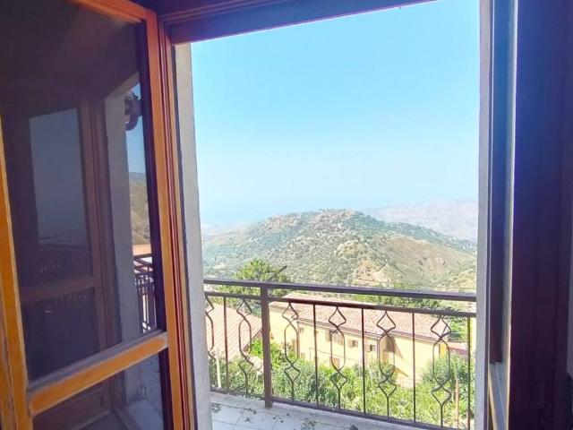 Casa indipendente in vendita a Bova RC