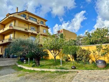Casa indipendente in vendita a Bovalino