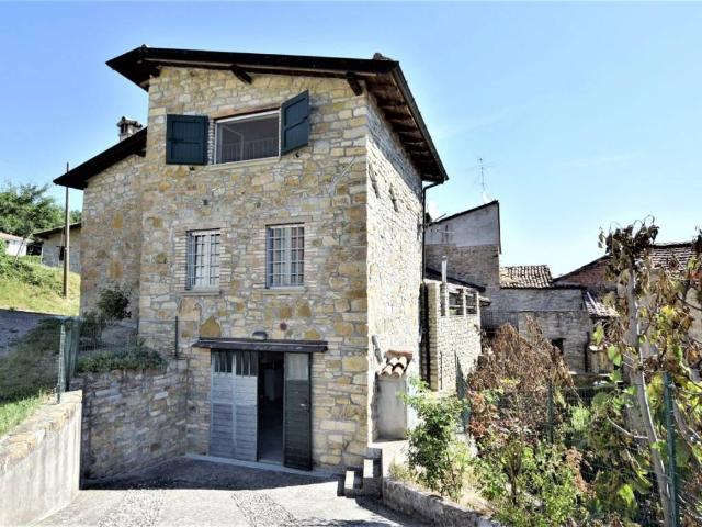 Casa indipendente in vendita a Bobbio PC