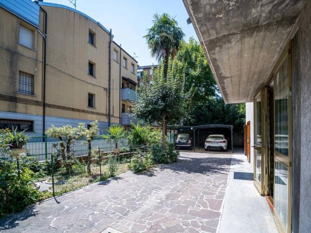 Casa indipendente in vendita a Bologna BO