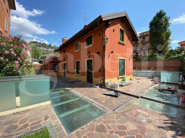 Casa indipendente in vendita a Bologna BO