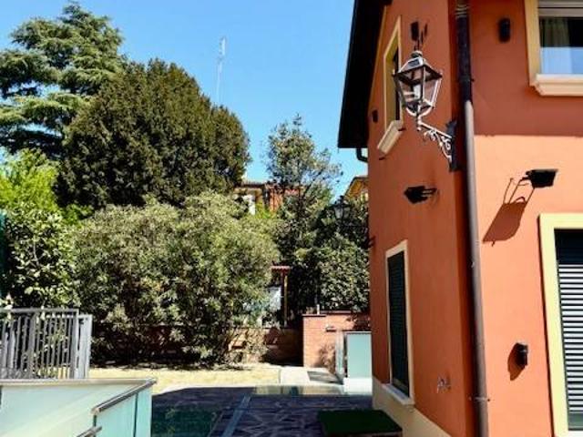 Casa indipendente in vendita a Bologna BO