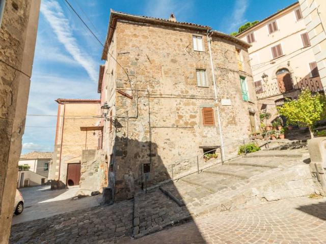 Casa indipendente in vendita a Bolsena VT