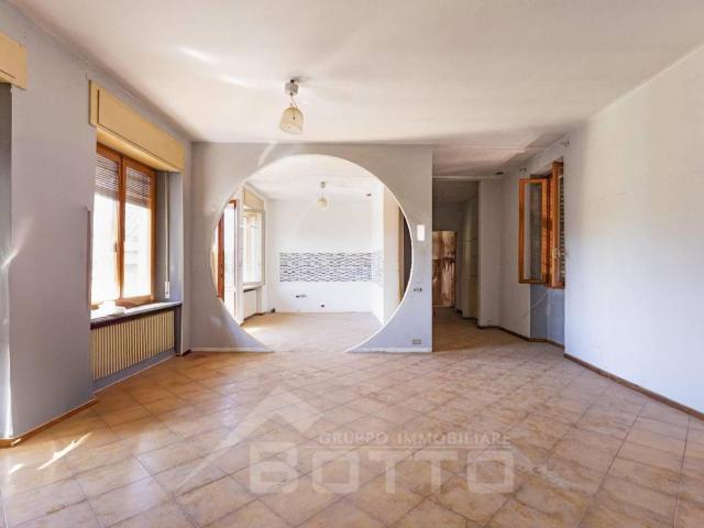 Casa indipendente in vendita a Bolzano Novarese NO
