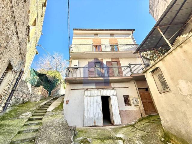 Casa indipendente in vendita a Bomba CH