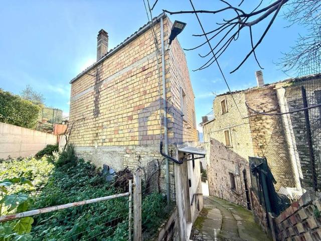 Casa indipendente in vendita a Bomba CH