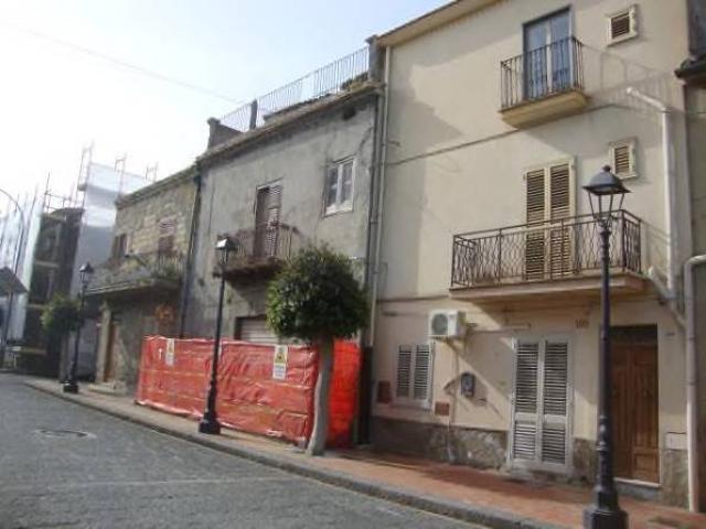 Casa indipendente in vendita a Bompensiere CL