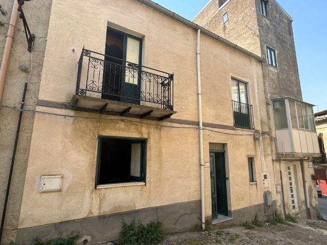 Casa indipendente in vendita a Bompietro PA