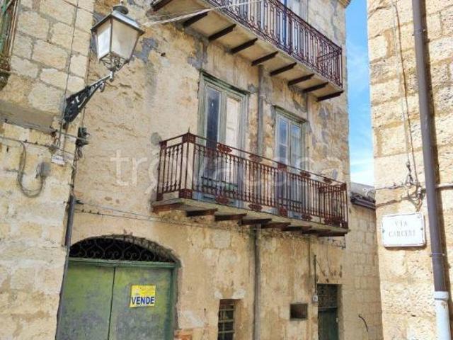 Casa indipendente in vendita a Bompietro via Carceri, 16