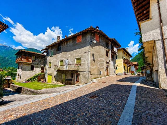 Casa indipendente in vendita a Bondone via Giovanni Prati, 36, Baitoni
