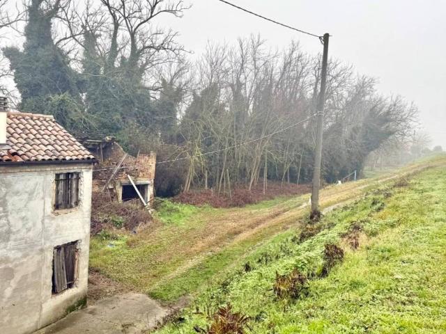 Casa indipendente in vendita a Bondeno FE