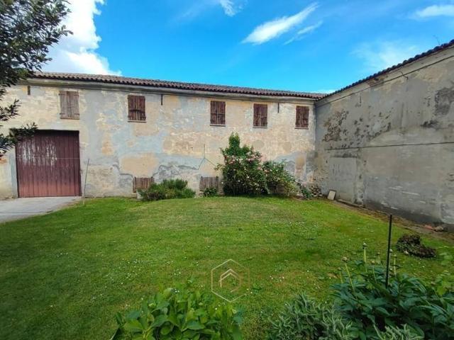 Casa indipendente in vendita a Bondeno FE