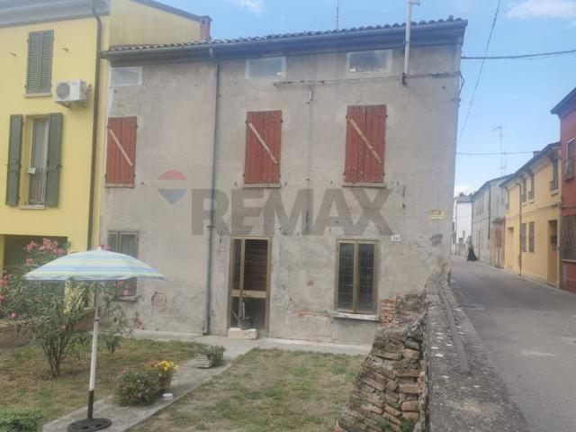 Casa indipendente in vendita a Bondeno FE