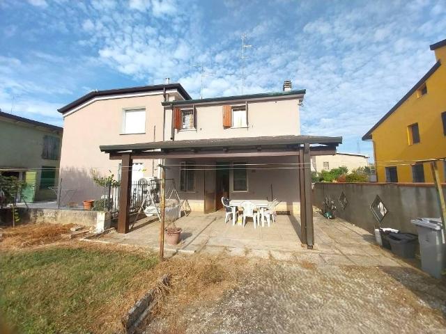 Casa indipendente in vendita a Bondeno FE